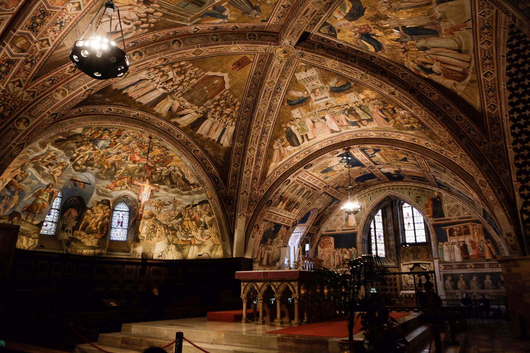 The Chapel of the Relics of Saint Francis in the Lower Basilica of Assisi, with its frescoed vaults.